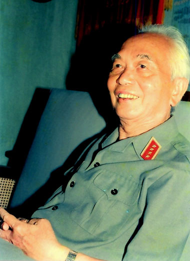 khoanh-khac-doi-thuong-vo-cung-gian-di-cua-dai-tuong-vo-nguyen-giap