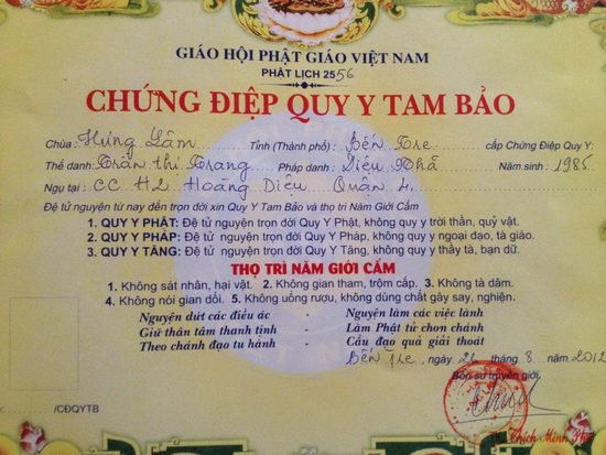 nguoi-mau-trang-tran-quy-y-cua-phat