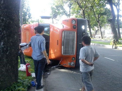 container-cho-gach-chong-gong-trong-trung-tam-tp