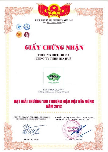 bia-hue-dat-giai-thuong-100-thuong-hieu-viet-ben-vung-nam-2012