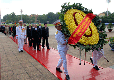 lanh-dao-dang-nha-nuoc-vieng-chu-tich-ho-chi-minh