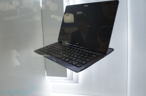 laptop-2-man-hinh-cua-samsung-tai-ifa-2012