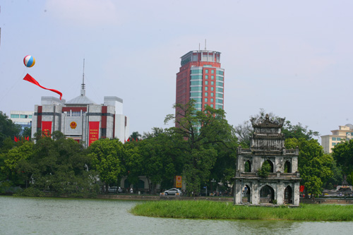 nha-cao-tang-pha-vo-canh-quan-ho-guom