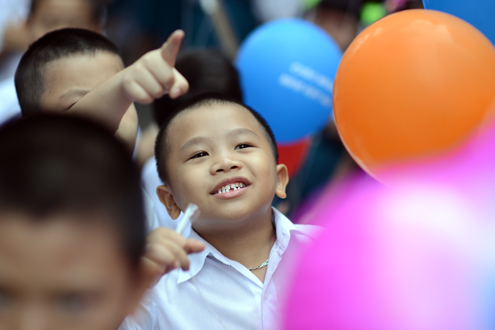 hoc-sinh-thu-do-khai-giang-duoi-long-duong