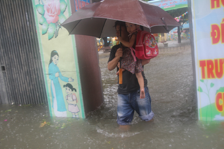 nghe-an-thanh-pho-vinh-ngap-trong-nuoc-lu