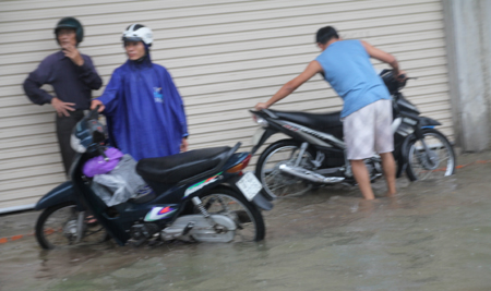 nghe-an-thanh-pho-vinh-ngap-trong-nuoc-lu