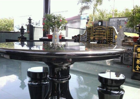 nha-giau-viet-dot-tien-xay-nha-coi-am