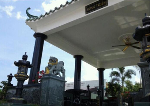 nha-giau-viet-dot-tien-xay-nha-coi-am