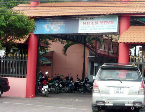 ca-so-nghi-viec-di-lien-hoan-mung-sep-moi