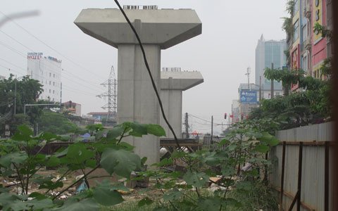 ngon-ngang-du-an-duong-sat-tren-cao-o-hn