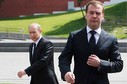 ong-medvedev-bat-ngo-chi-trich-ong-putin