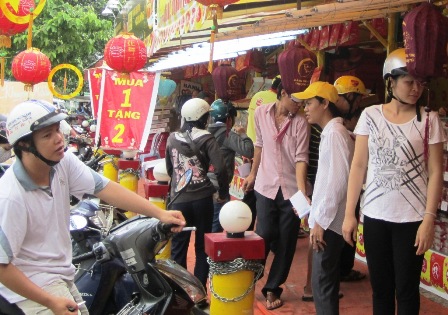 can-ngay-xep-hang-mua-banh-trung-thu