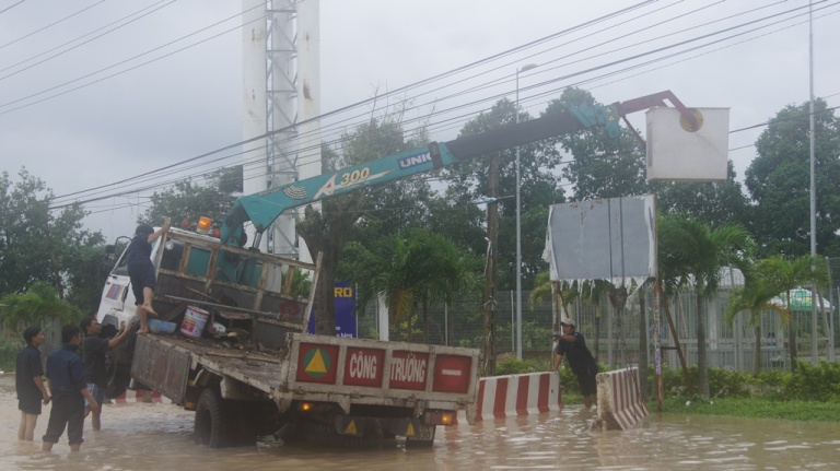 binh-duong-nhieu-tuyen-pho-chim-trong-bien-nuoc