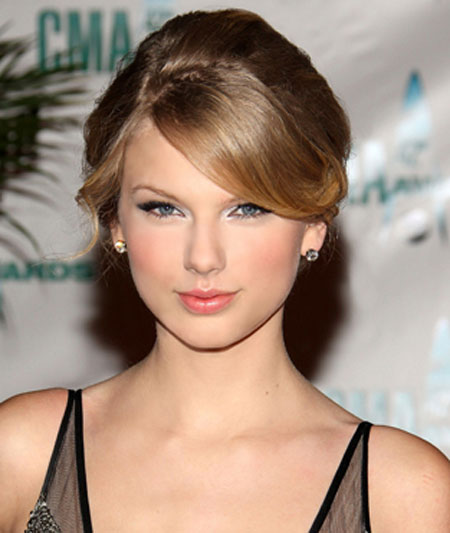 nhung-kieu-toc-xoan-dep-an-tuong-cua-taylor-swift