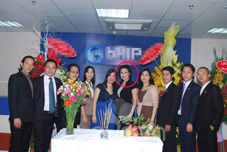 them-tin-la-ve-bo-gia-ty-phu-cua-phi-cong-hoang-viet