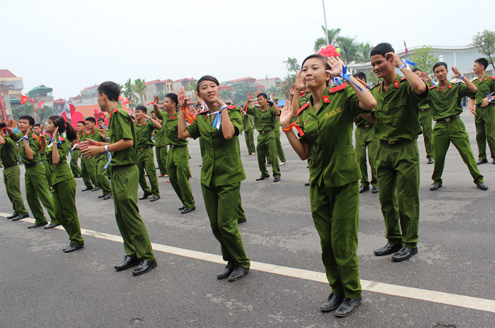 dep-rang-ngoi-hinh-anh-nu-sinh-mac-ao-linh