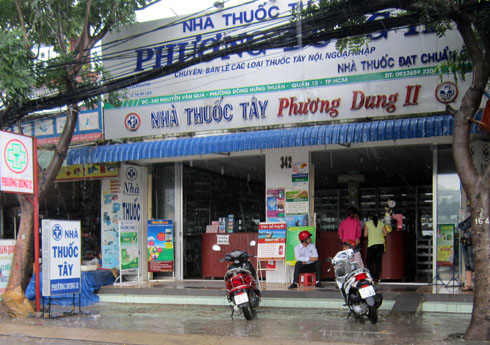 be-khoa-xe-sh-phong-di-ngay-truoc-mat-chu-nha