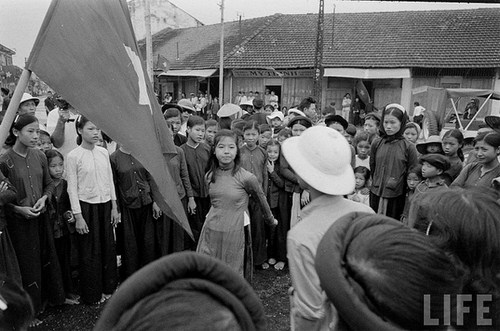 chum-anh-song-cung-lich-su-trong-ngay-giai-phong-thu-do chum-anh-song-cung-lich-su-trong-ngay-giai-phong-thu-do