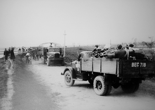 khoanh-khac-ha-noi-bi-rai-bom-nam-1972