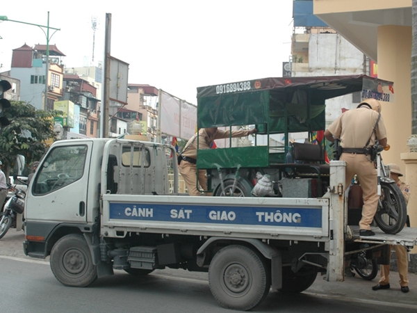 xu-phat-nhieu-doi-tuong-gia-thuong-binh-di-xe-ba-banh