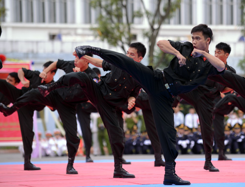 canh-sat-dien-tap-bao-ve-chu-quyen-bien-dao