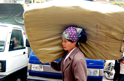 muon-nghe-vat-va-cua-phu-nu-viet