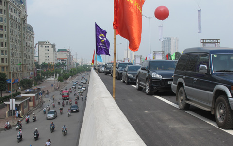 thong-xe-duong-tren-cao-hien-dai-o-ha-noi