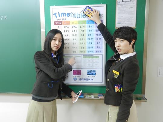 Dàn học sinh cấp 3 cực cute trong Drama “School 2013” 5