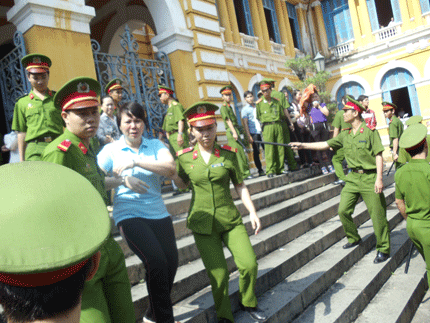 Án chung thân cho nữ quái buôn ma túy xuyên quốc gia 1