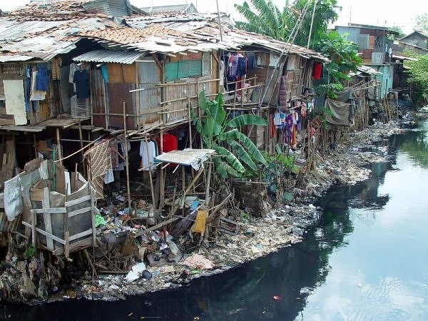 Ghé thăm khu ổ chuột tồi tàn nhất thế giới  6