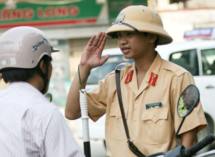 Cảnh sát giao thông sẽ không được trích lại tiền phạt 1