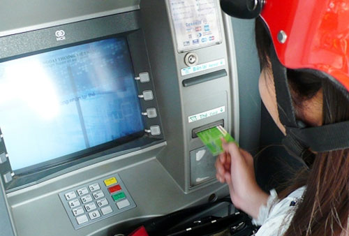 Cây ATM: 1001 kiểu "đày đọa" khách hàng 2