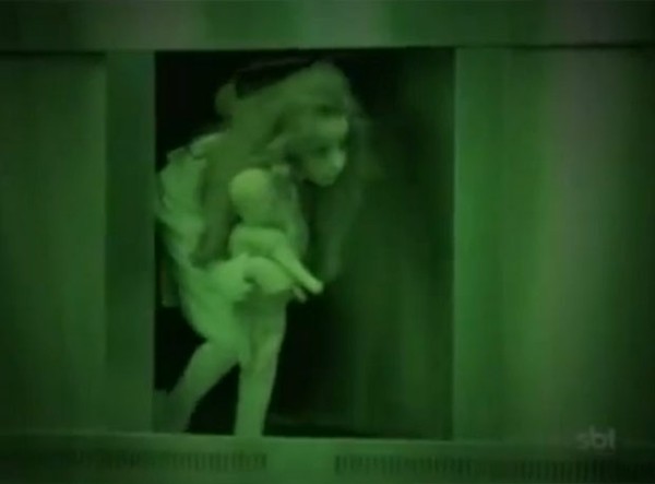 "Ma nữ" xuất hiện trong thang máy gây sốt trên mạng 3