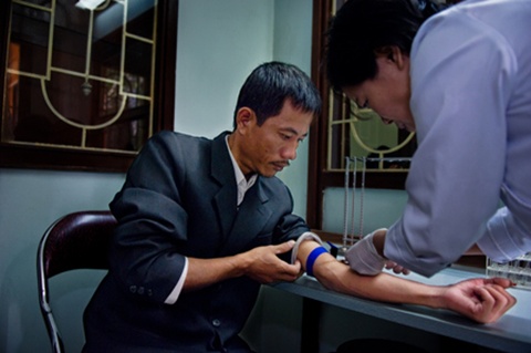 Chuyện đời người Việt nhiễm HIV trong mắt nhiếp ảnh gia Mỹ 2