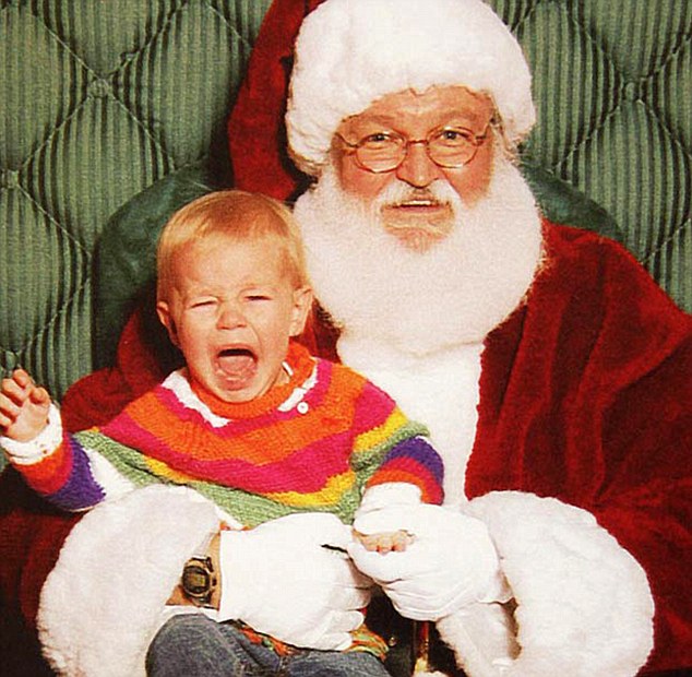 Trẻ con khóc thét khi gặp ông già Noel 8