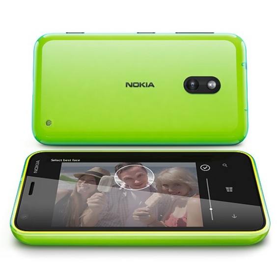 Nokia bất ngờ giới thiệu Lumia 620 thời trang đa tính năng 2