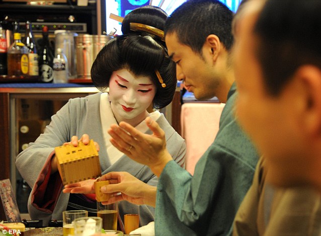 Gặp chàng nữ geisha duy nhất của Nhật Bản 11