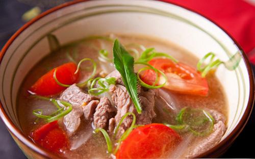 Đánh tan mệt mỏi nhờ canh sườn cà chua 1