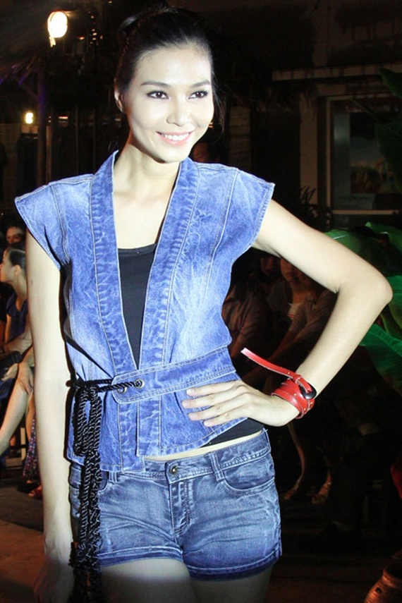 mix-do-denim-phong-cach-nhu-sao-viet