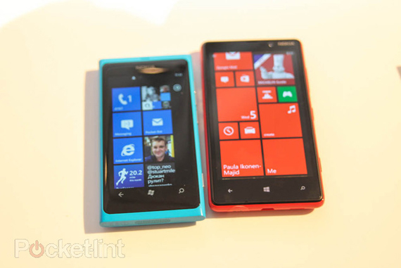 nokia-lumia-920-va-lumia-820-xuat-hien-long-lanh-ngay-ra-mat