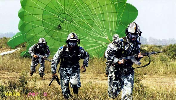 Bắc Kinh đang tập trung đào tạo lực lượng lính dù đổ bộ, đồng thời mua sắm và trang bị mới các máy bay vận tải quân sự hạng nặng để thực hiện các chiến dịch trong và ngoài lãnh thổ