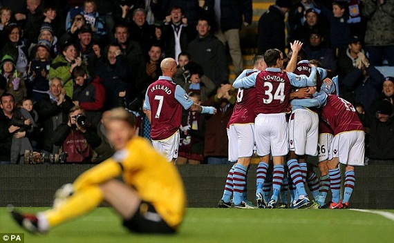 Aston Villa (2-3) Man Utd: Màn ngược dòng thần kỳ của Quỷ đỏ 1