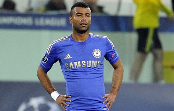 PSG tuyên bố có Ashley Cole 2