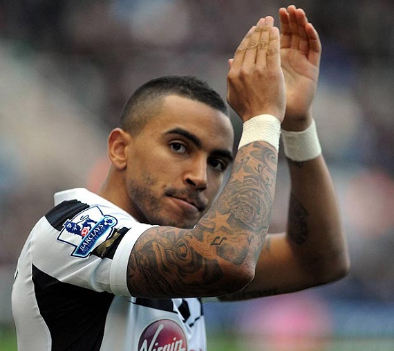 Danny Simpson, tay "săn gái" có hạng 4