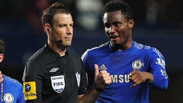 Mikel bị phạt nặng vì hỗn hào với trọng tài Clattenburg 1