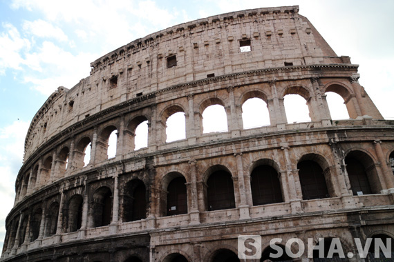 Colosseo, đấu trường Giác đấu nổi tiếng tại Roma.