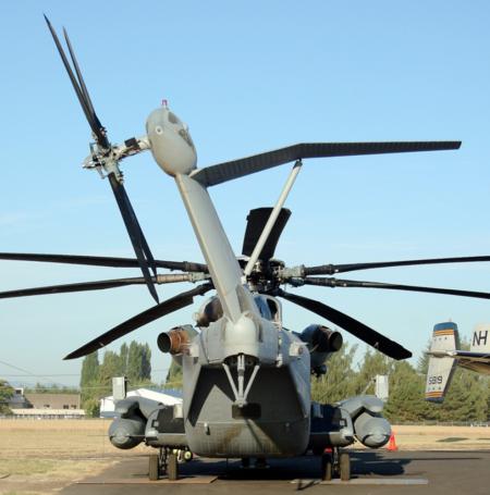 Xem "khủng long" CH-53 Super Stallion phô diễn sức mạnh 9