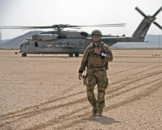 Xem "khủng long" CH-53 Super Stallion phô diễn sức mạnh 11