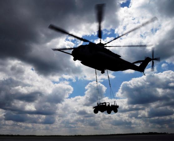 Xem "khủng long" CH-53 Super Stallion phô diễn sức mạnh 15