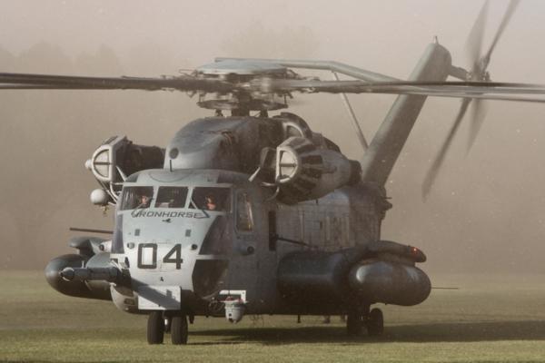 Xem "khủng long" CH-53 Super Stallion phô diễn sức mạnh 35